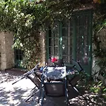 Les Jardins Du Patriarche 2* 아그