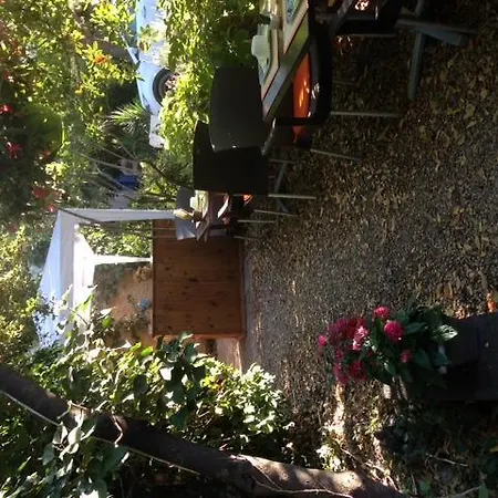 מלון Les Jardins Du Patriarche