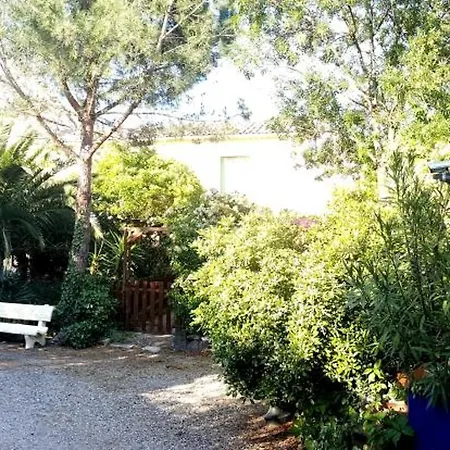 Les Jardins Du Patriarche מלון 2*