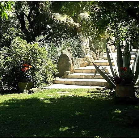 Les Jardins Du Patriarche 2*