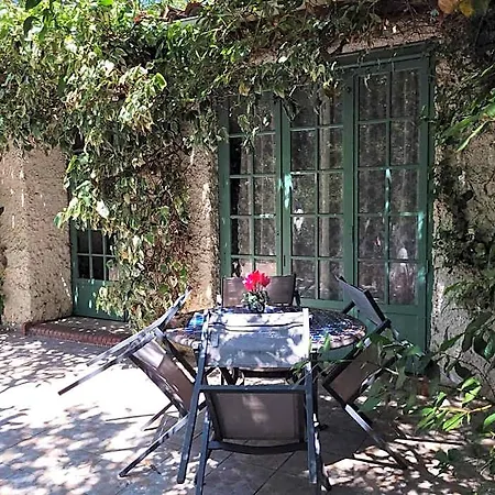 Les Jardins Du Patriarche מלון 2*